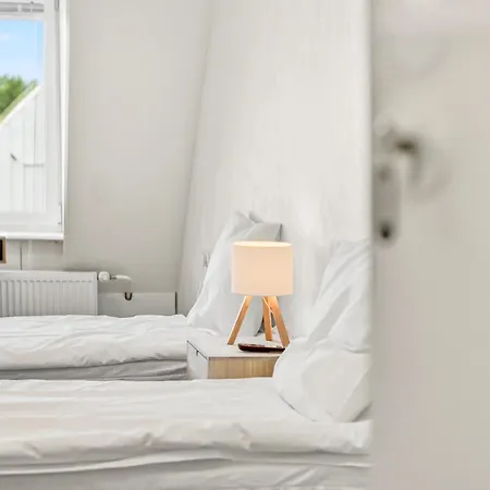 Angaar - Airport * タリン