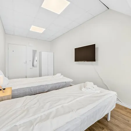 Angaar - Airport Hostel