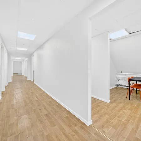 Angaar - Airport * タリン