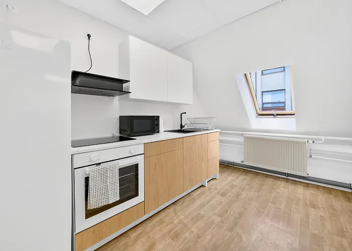 Angaar - Airport Hostal *