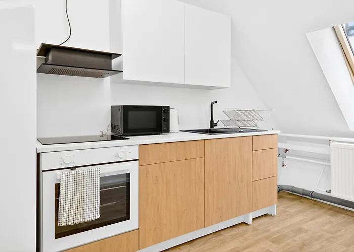 Angaar - Airport Hostel *