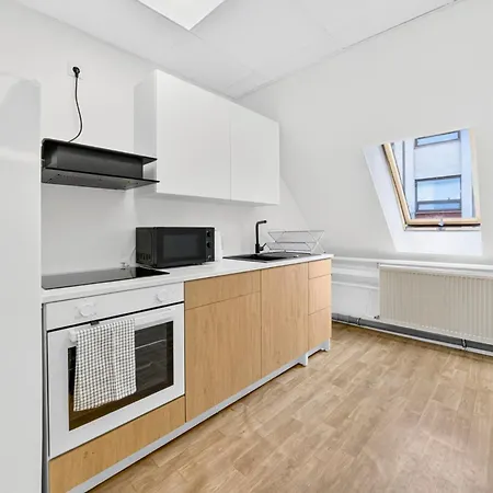 Angaar - Airport Hostel *