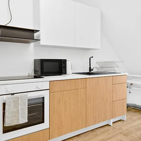 Angaar - Airport Albergue *